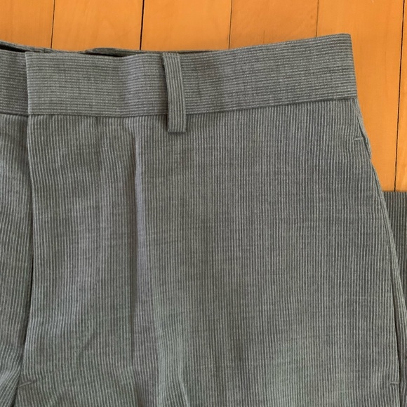 Grey pintstripe dress pants, Banana Republic - Picture 2 of 3